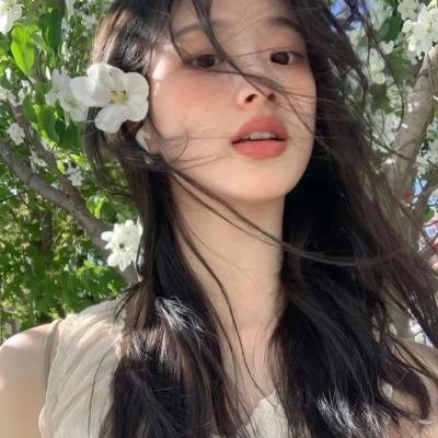 公寓里的两个女人 在线观看封面
